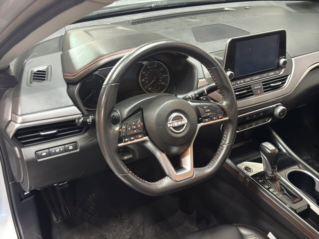 2024 Nissan Altima in Burlington, WI 53105 - 18102120 16
