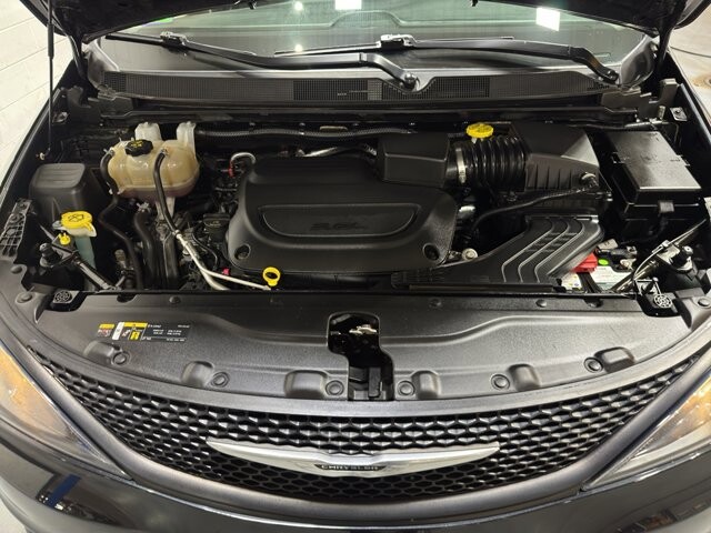 2023 Chrysler Voyager in Burlington, WI 53105 - 18102123 36