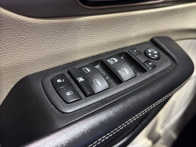 2023 Chrysler Voyager in Burlington, WI 53105 - 18102123 34