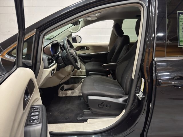 2023 Chrysler Voyager in Burlington, WI 53105 - 18102123 16