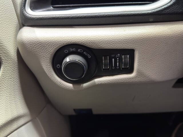 2023 Chrysler Voyager in Burlington, WI 53105 - 18102123 33