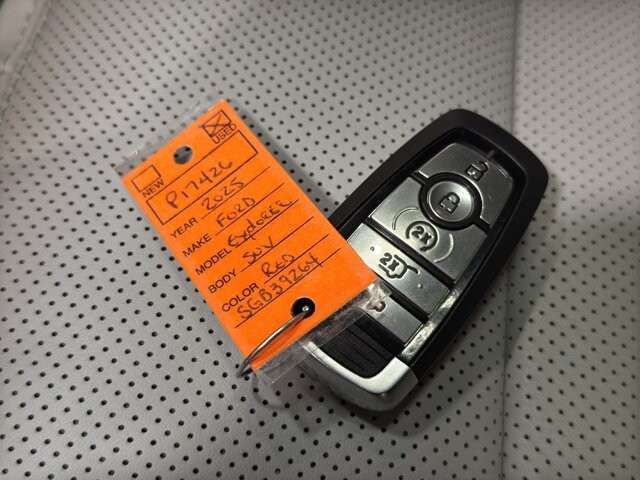 2025 Ford Explorer in Burlington, WI 53105 - 18102128 46