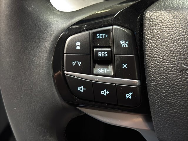 2025 Ford Explorer in Burlington, WI 53105 - 18102128 27