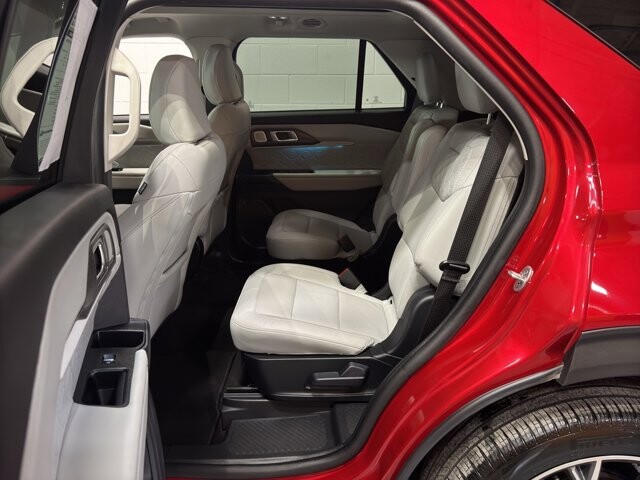 2025 Ford Explorer in Burlington, WI 53105 - 18102128 13