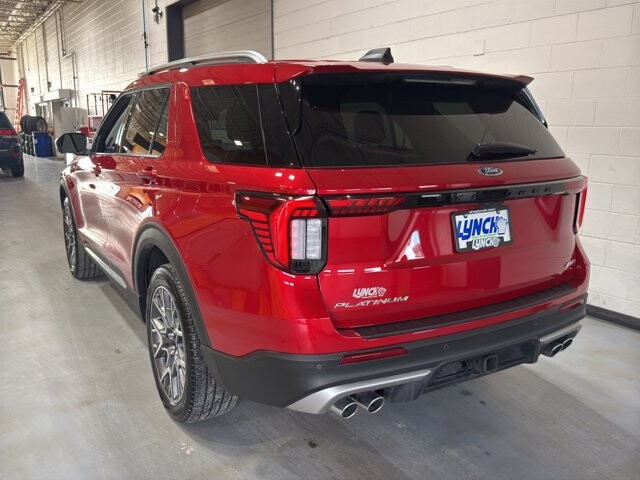 2025 Ford Explorer in Burlington, WI 53105 - 18102128 3