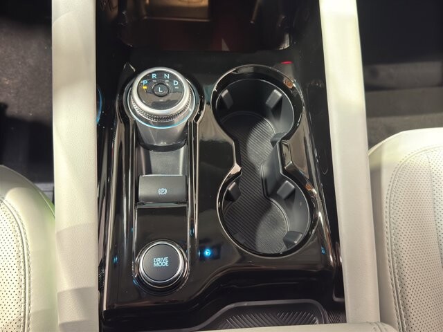 2025 Ford Explorer in Burlington, WI 53105 - 18102128 36