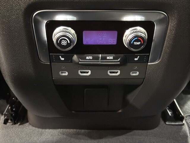 2024 GMC Yukon XL in Burlington, WI 53105 - 18102131 18