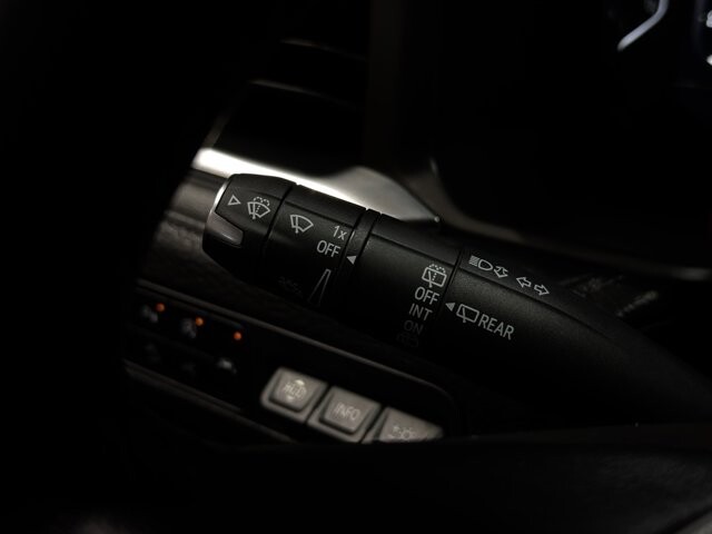 2024 GMC Yukon XL in Burlington, WI 53105 - 18102131 31