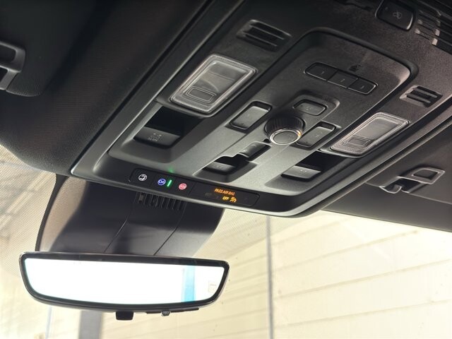 2024 GMC Yukon XL in Burlington, WI 53105 - 18102131 42