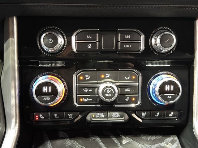 2024 GMC Yukon XL in Burlington, WI 53105 - 18102131 37