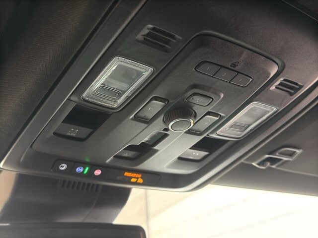 2024 GMC Yukon XL in Burlington, WI 53105 - 18102133 38