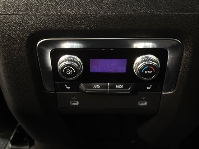 2024 GMC Yukon XL in Burlington, WI 53105 - 18102133 13