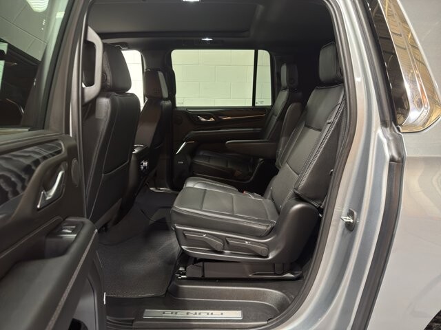 2024 GMC Yukon XL in Burlington, WI 53105 - 18102133 10