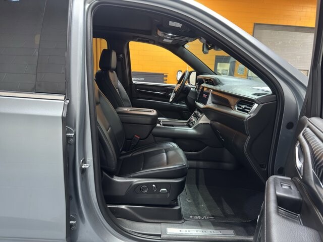 2024 GMC Yukon XL in Burlington, WI 53105 - 18102133 19