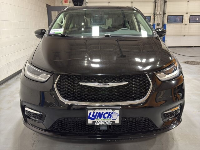 2024 Chrysler Pacifica in Burlington, WI 53105 - 18102145 8