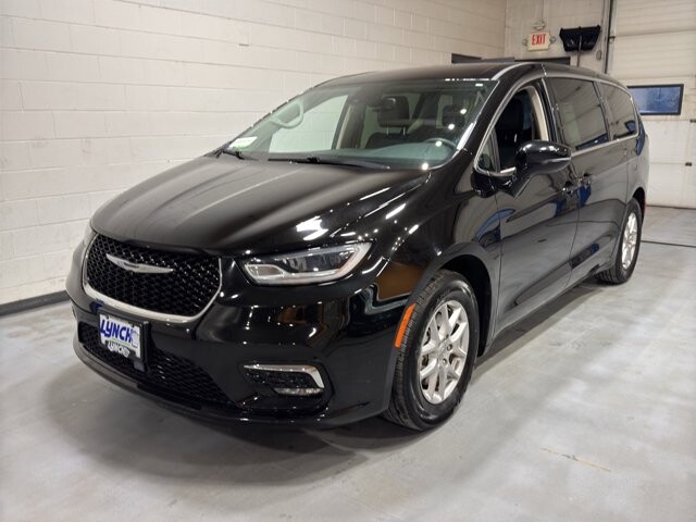 2024 Chrysler Pacifica in Burlington, WI 53105 - 18102145 42