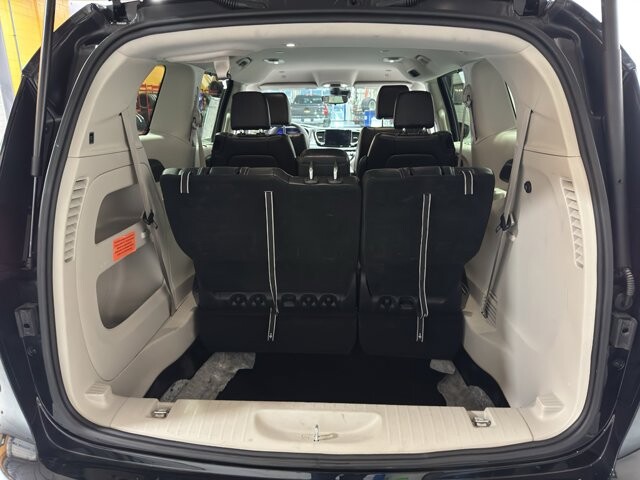 2024 Chrysler Pacifica in Burlington, WI 53105 - 18102145 22