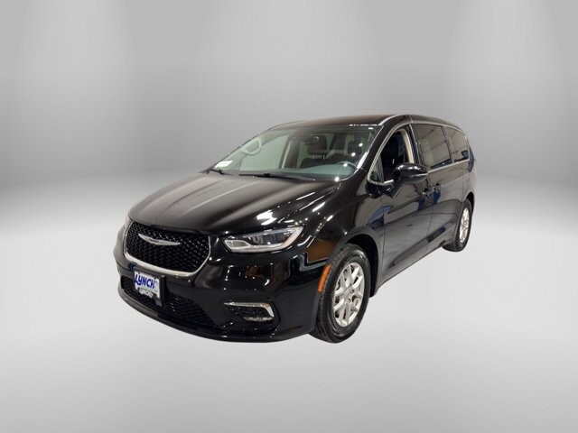 2024 Chrysler Pacifica in Burlington, WI 53105 - 18102145 49