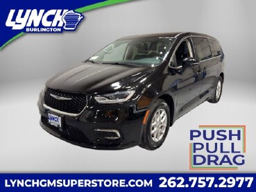2024 Chrysler Pacifica in Burlington, WI 53105