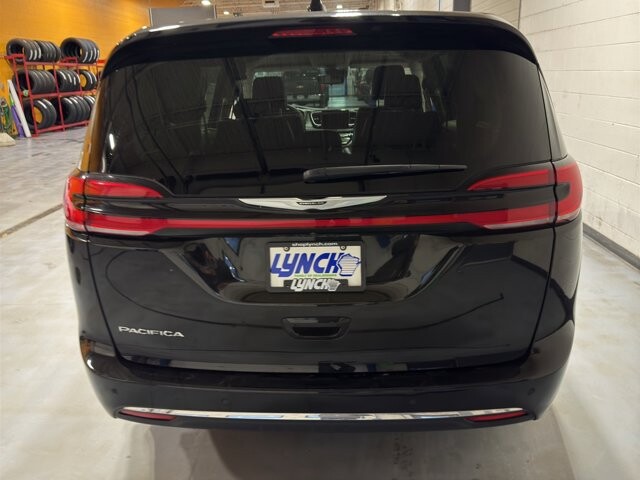 2024 Chrysler Pacifica in Burlington, WI 53105 - 18102145 4