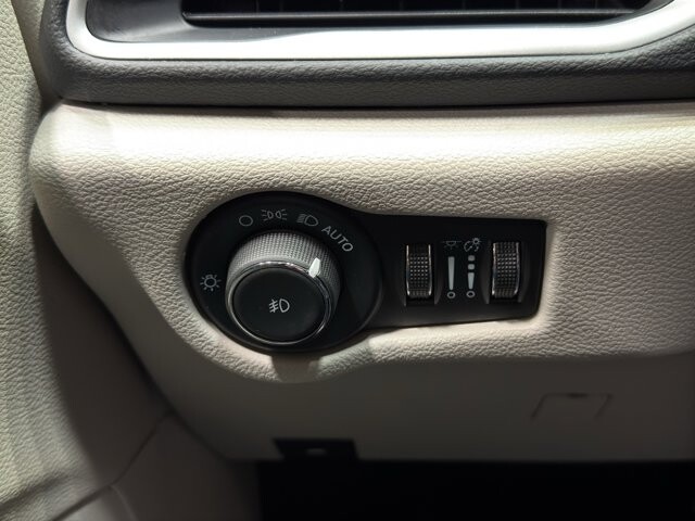 2024 Chrysler Pacifica in Burlington, WI 53105 - 18102145 33