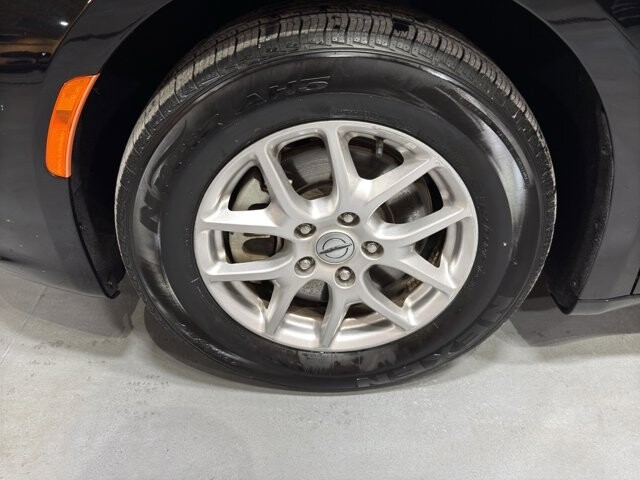 2024 Chrysler Pacifica in Burlington, WI 53105 - 18102145 9