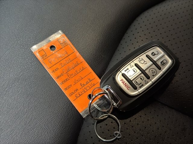 2024 Chrysler Pacifica in Burlington, WI 53105 - 18102145 41