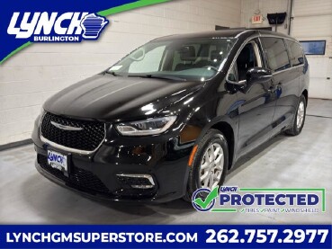 2024 Chrysler Pacifica in Burlington, WI 53105