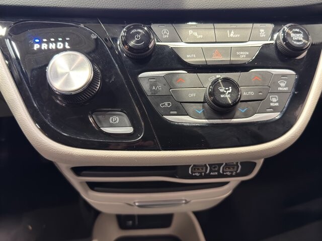 2024 Chrysler Pacifica in Burlington, WI 53105 - 18102145 32