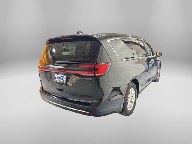 2024 Chrysler Pacifica in Burlington, WI 53105 - 18102145 48