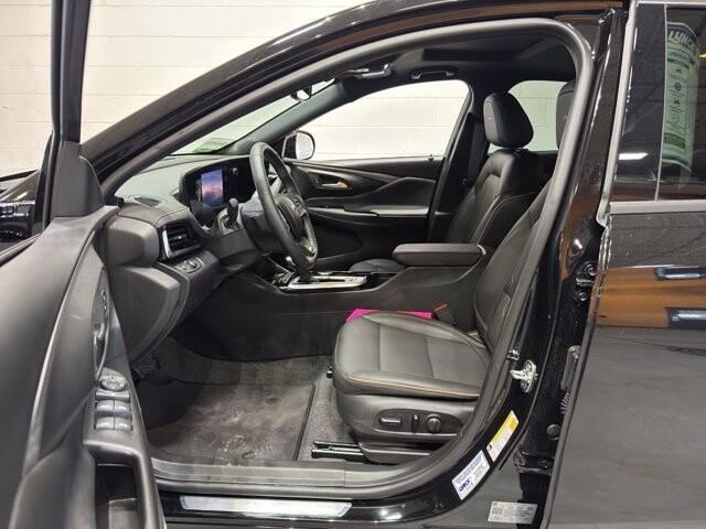 2025 Buick Envista in Burlington, WI 53105 - 18102150 14