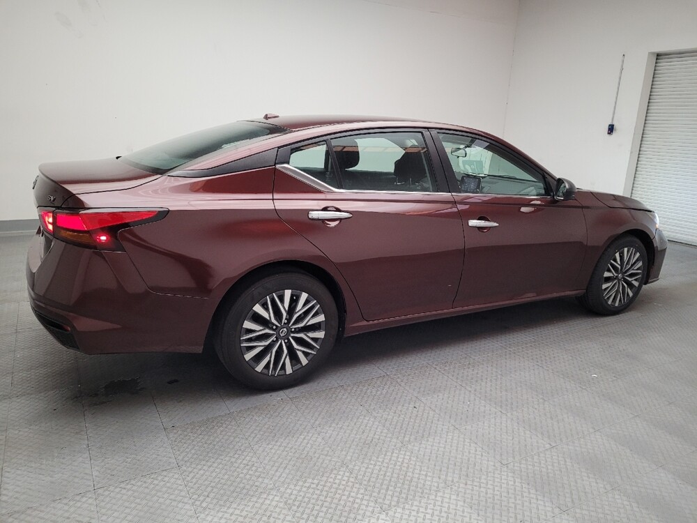 2024 Nissan Altima in Downey, CA 90241 - 18102177 10