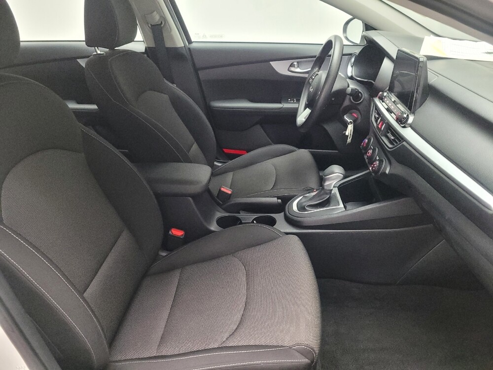 2024 Kia Forte in Downey, CA 90241 - 18102183 21