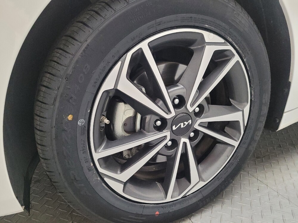 2024 Kia Forte in Downey, CA 90241 - 18102183 31