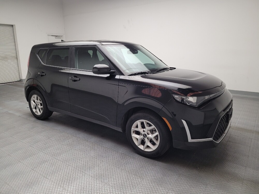 2024 Kia Soul in Montclair, CA 91763 - 18102196 11