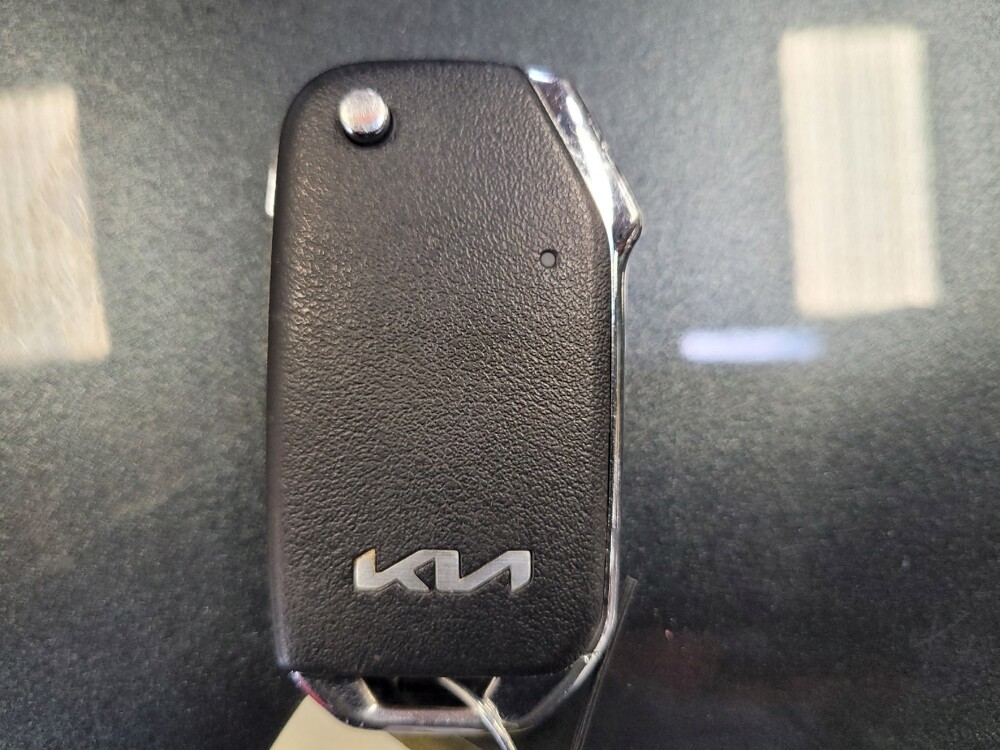 2024 Kia Soul in Montclair, CA 91763 - 18102201 32