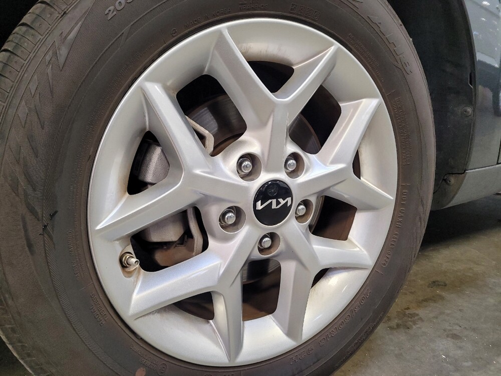 2024 Kia Soul in Montclair, CA 91763 - 18102201 31