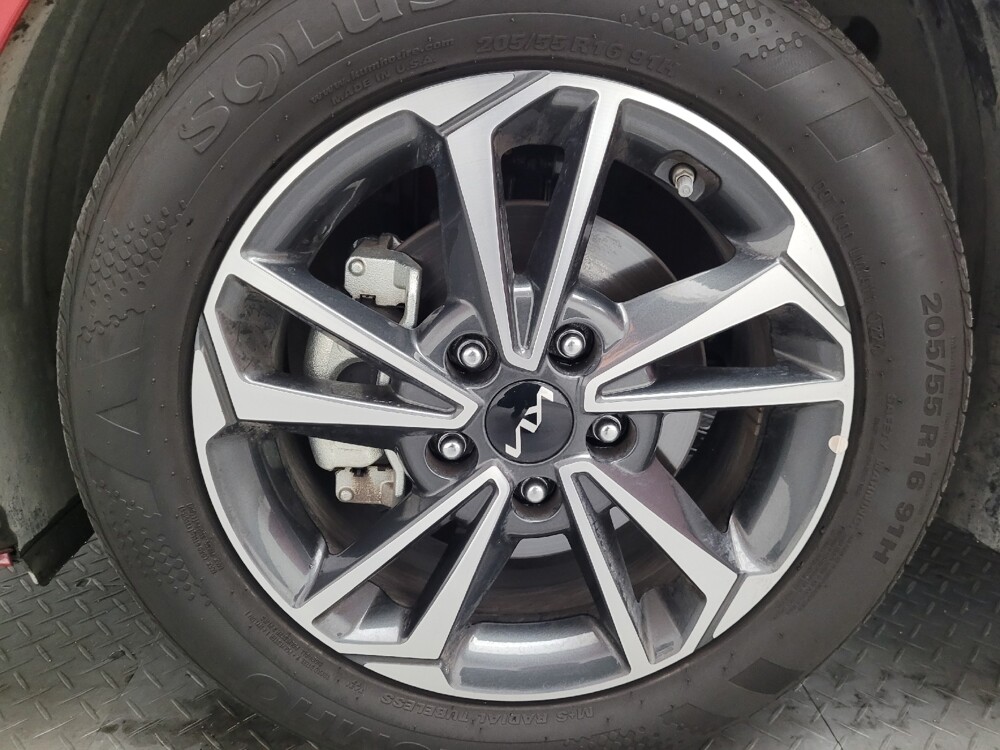 2024 Kia Forte in Downey, CA 90241 - 18102202 31