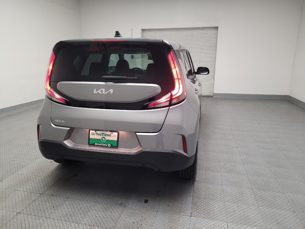 2024 Kia Soul in Montclair, CA 91763 - 18102217 7