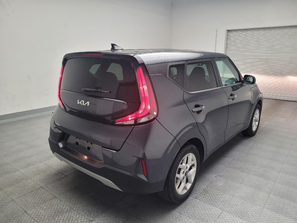2023 Kia Soul in Fresno, CA 93726 - 18102221 9