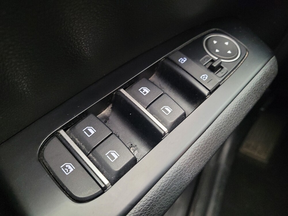 2023 Kia Soul in Fresno, CA 93726 - 18102221 27