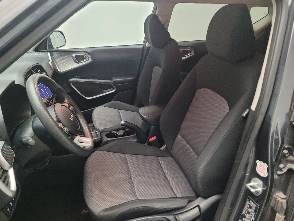 2023 Kia Soul in Fresno, CA 93726 - 18102221 17