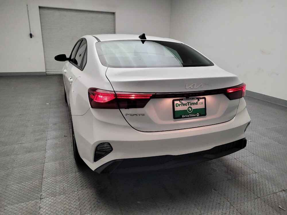 2023 Kia Forte in Downey, CA 90241 - 18102228 6