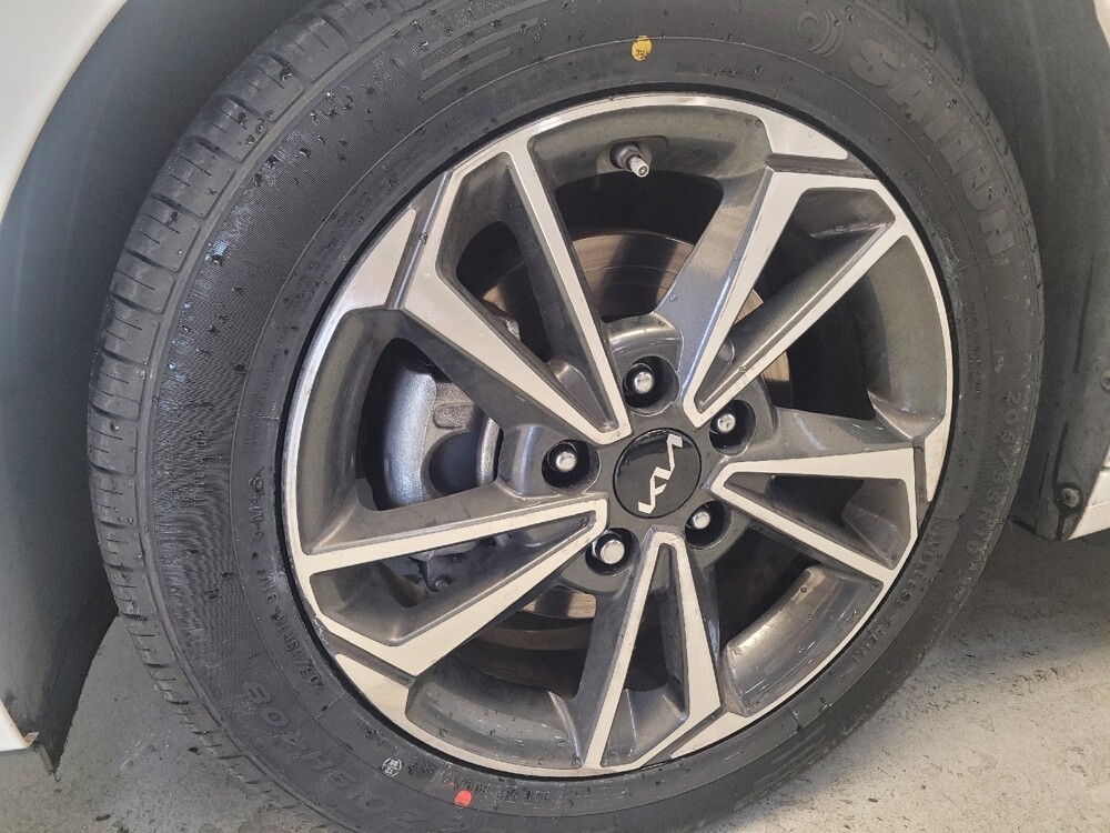 2023 Kia Forte in Downey, CA 90241 - 18102228 31