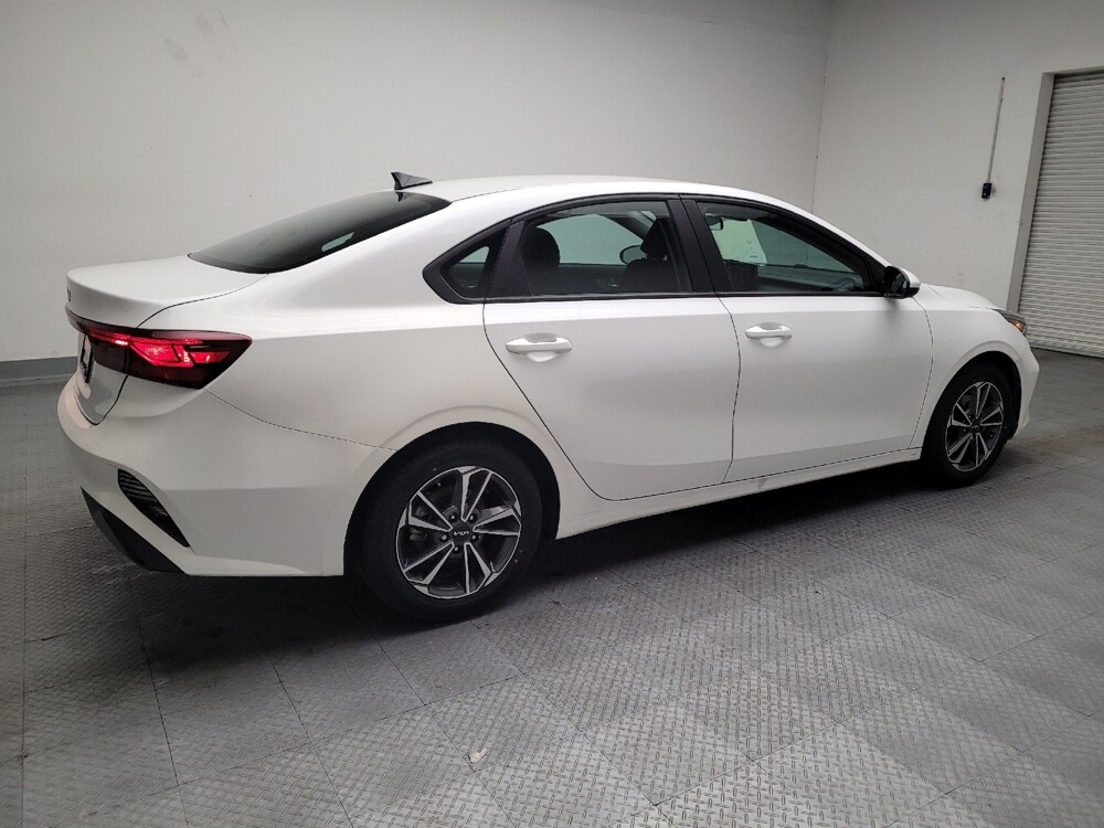 2023 Kia Forte in Downey, CA 90241 - 18102228 10