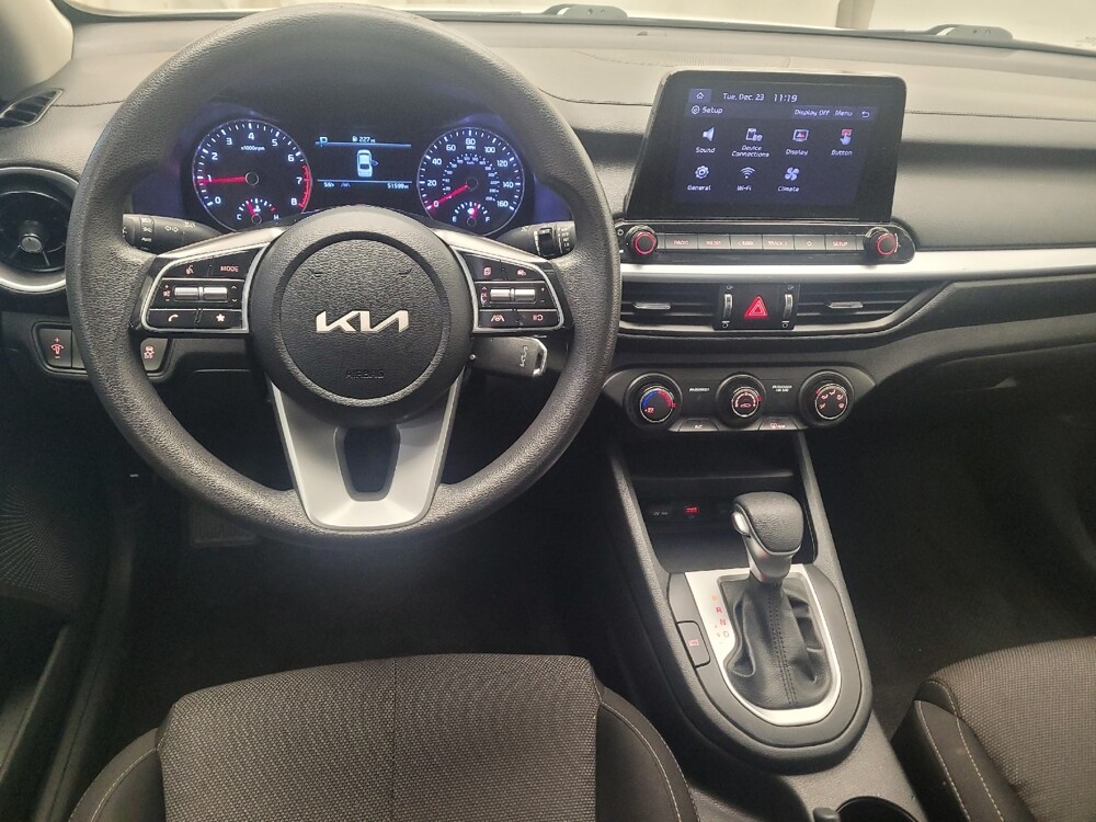 2023 Kia Forte in Downey, CA 90241 - 18102228 22