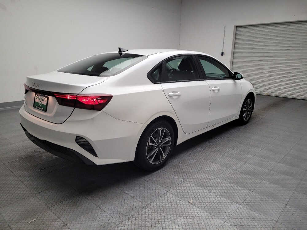 2023 Kia Forte in Downey, CA 90241 - 18102228 9