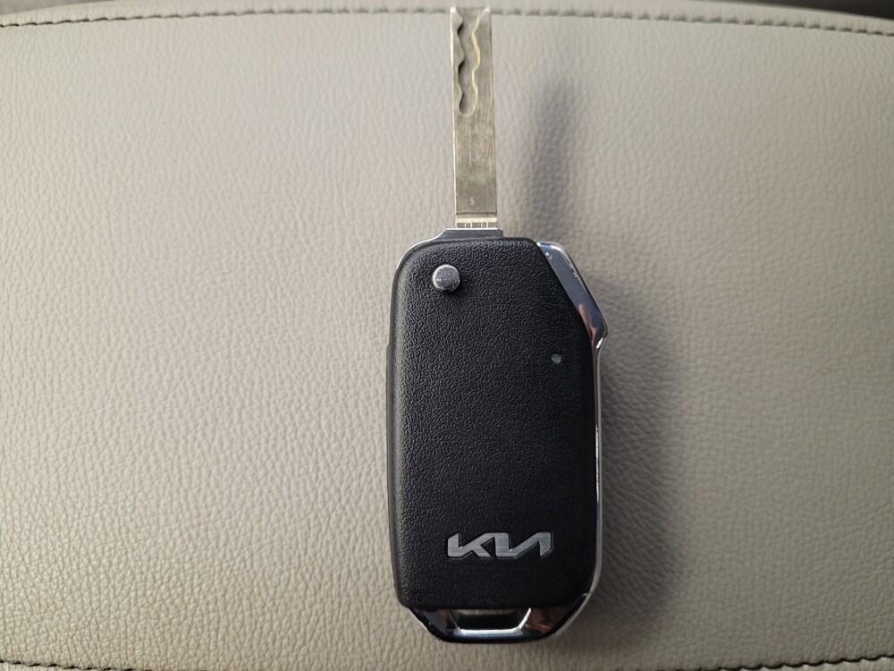 2024 Kia Soul in Downey, CA 90241 - 18102254 32