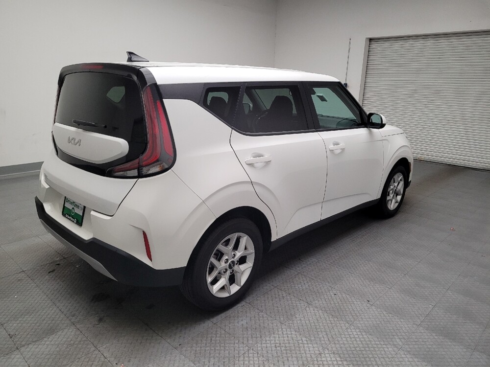 2024 Kia Soul in Downey, CA 90241 - 18102259 9