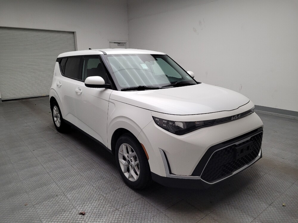 2024 Kia Soul in Downey, CA 90241 - 18102259 13